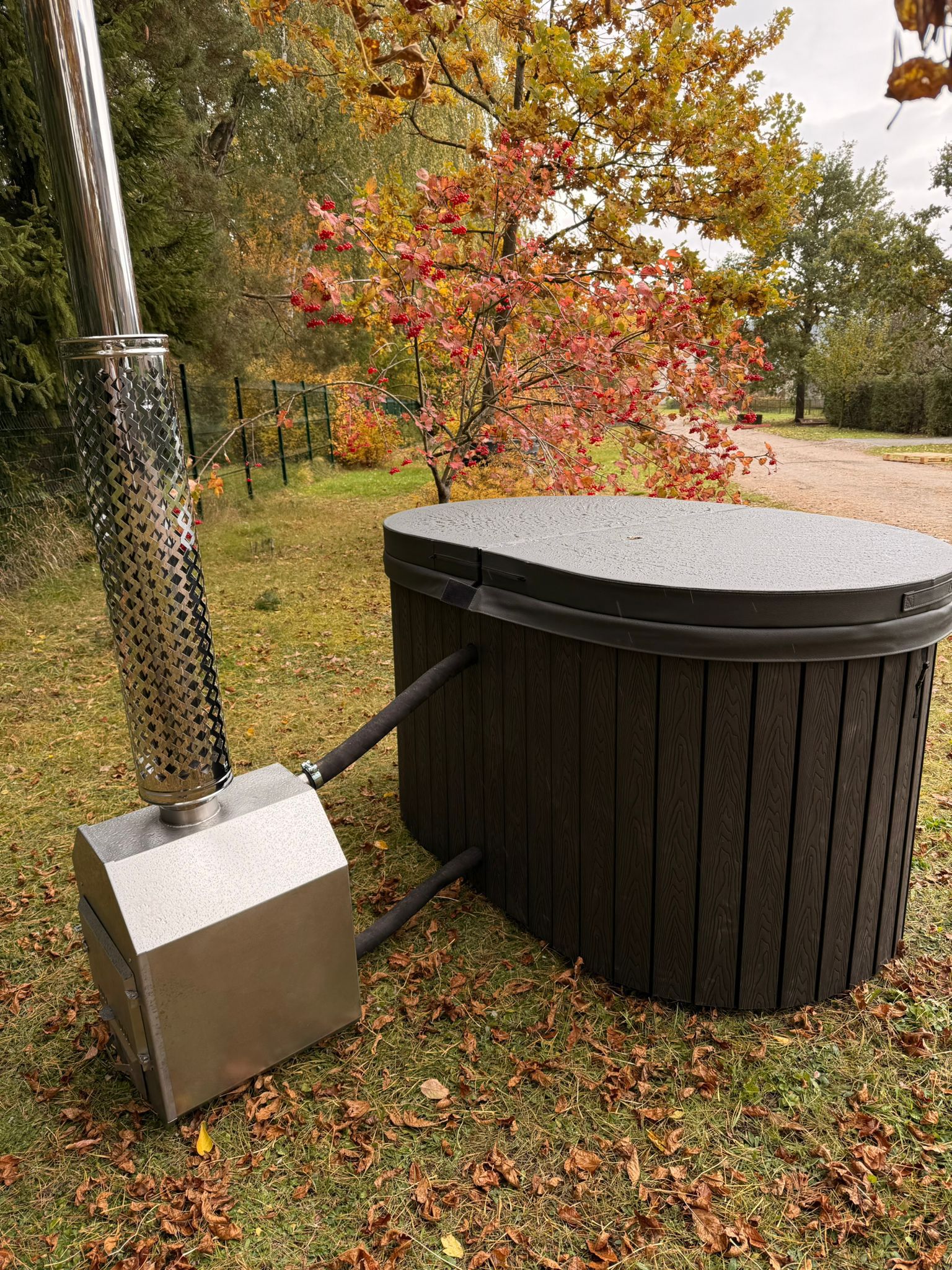 „WUNU Ofuro Spa Tub“ – Premium lauko vonia su išorine krosnele