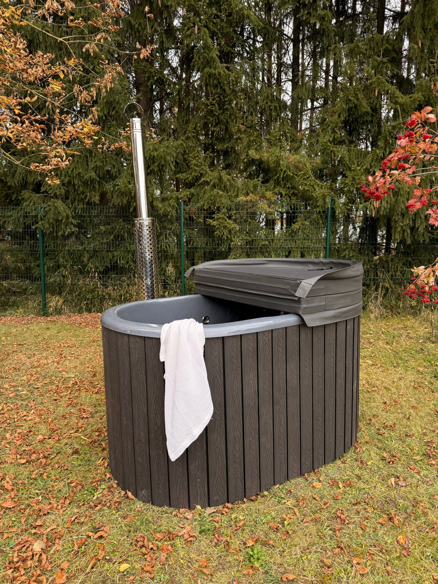 „WUNU Ofuro Spa Tub“ – Premium lauko vonia su išorine krosnele