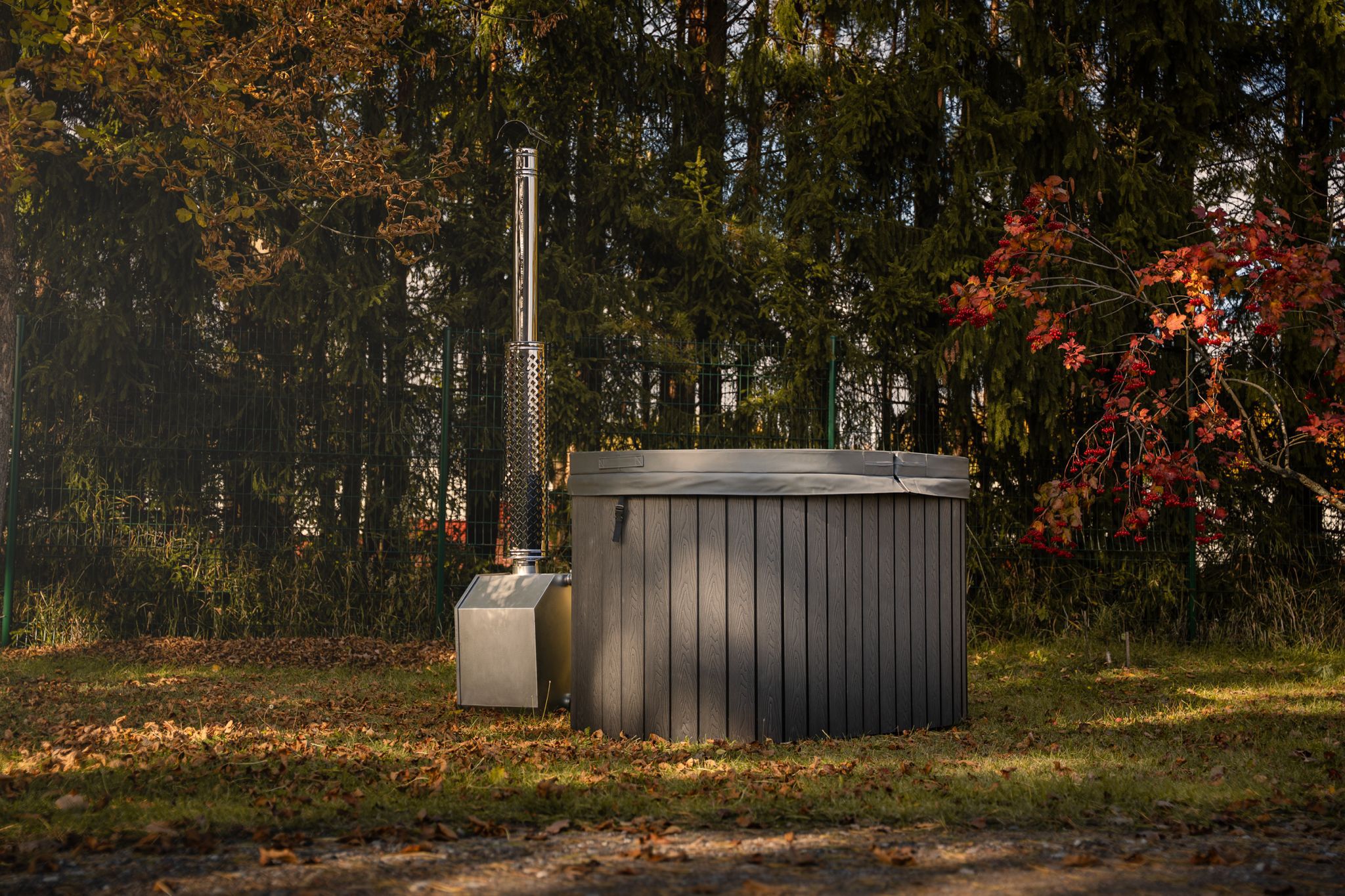 „WUNU Ofuro Spa Tub“ – Premium lauko vonia su išorine krosnele